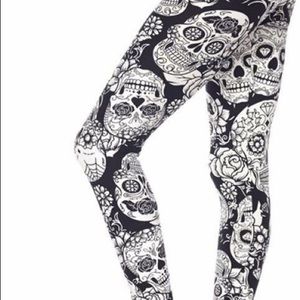 Sugar skulls black and white leggings